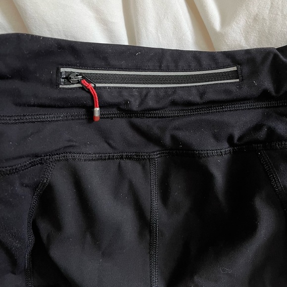 Lululemon inspire crop leggings black with zipper pocket - Picture 7 of 8